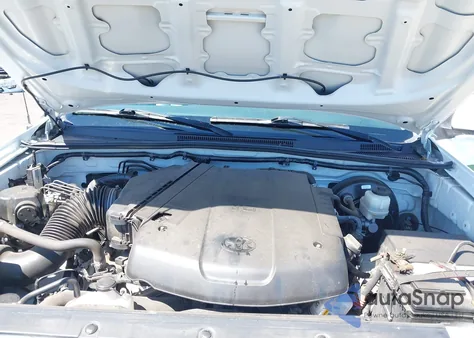 2015 Toyota Tacoma V6 из США, поврежденный, VIN 5TFMU4FN1FX031189